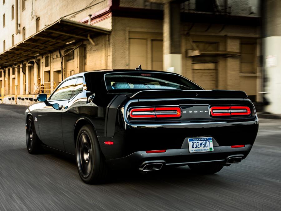  Dodge Challenger R/T Scat Pack 2015 года  (фото 20 из 55)